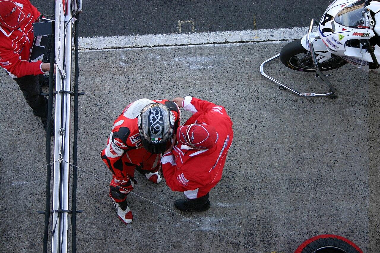 MotoGP数据观察:数字背后的比赛真相(心理状态视角)